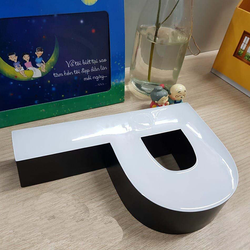 Gáy Nhôm Uốn Chữ 0 Gờ Màu Đen