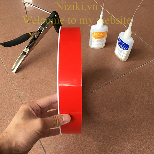 Gáy Nhôm Uốn Chữ 0 Gờ Màu Đỏ