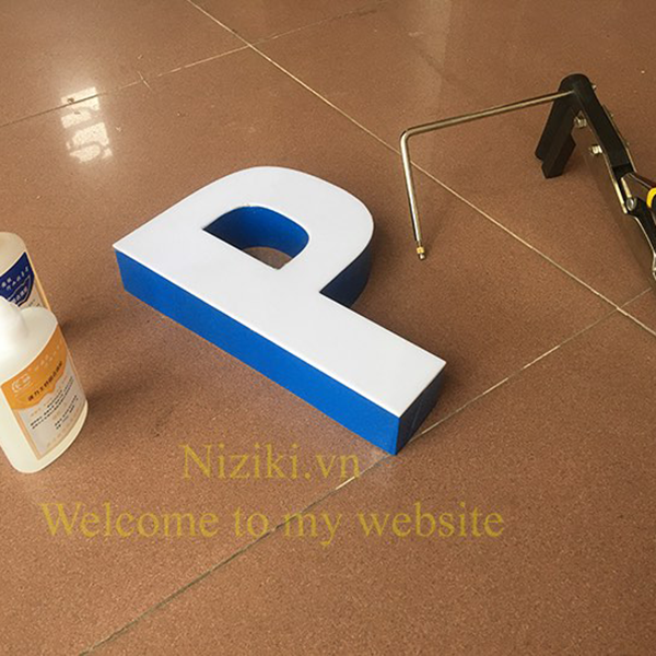Gáy Nhôm Uốn Chữ 0 Gờ Màu Xanh Dương