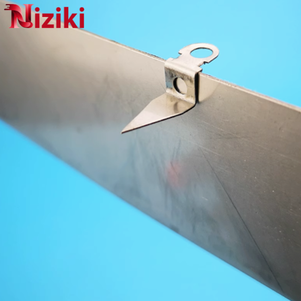 Ke Đỡ Hậu Chữ Quảng Cáo