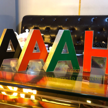 Gáy nhôm không gờ uốn chữ nổi là gì ? gáy nhôm phẳng uốn chữ nổi