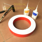 Gáy Nhôm Uốn Chữ 0 Gờ Màu Đỏ