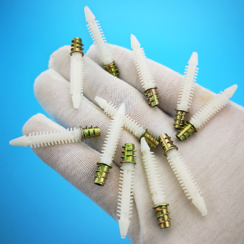 Nở Bắt Chữ Quảng Cáo